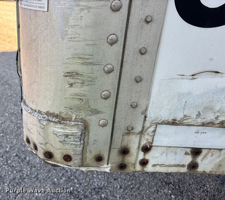 image for item YA1582 1995 Wabash dry van trailer