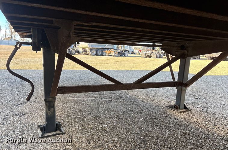 image for item YA1582 1995 Wabash dry van trailer