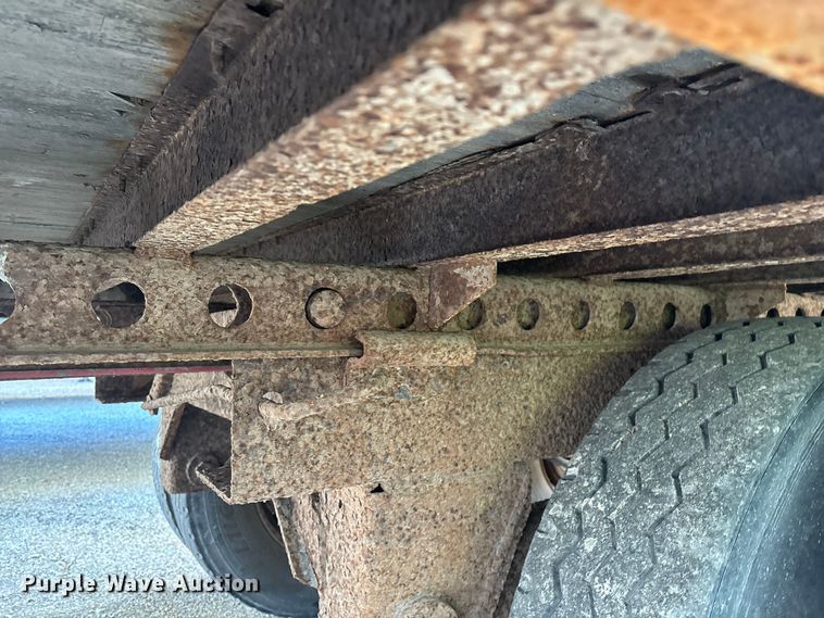 image for item YA1582 1995 Wabash dry van trailer