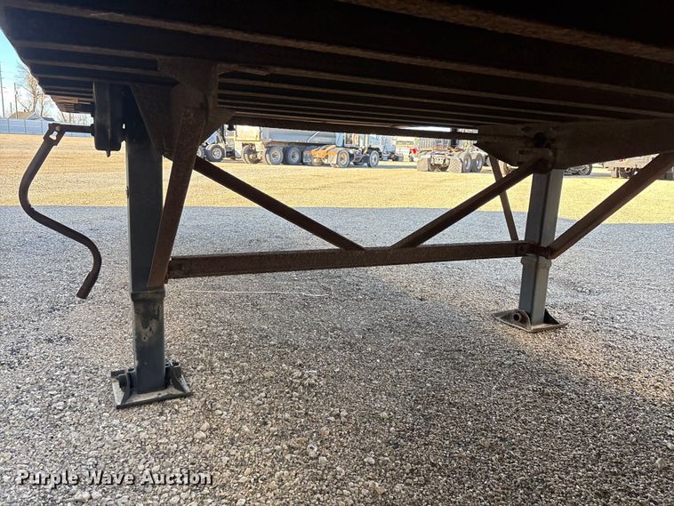 image for item YA1582 1995 Wabash dry van trailer