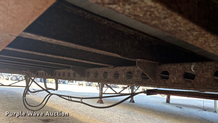 image for item YA1582 1995 Wabash dry van trailer