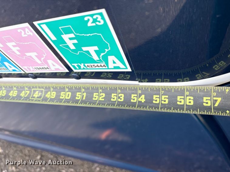 image for item YA1595 2020 Kenworth T680 semi truck