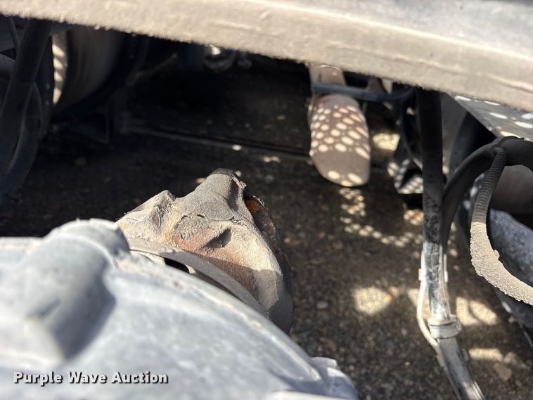 image for item YA1595 2020 Kenworth T680 semi truck