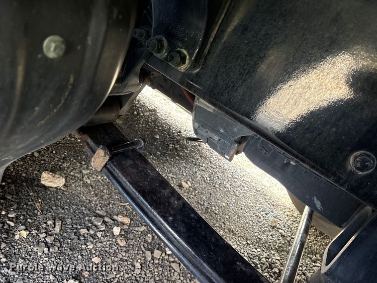 image for item YA1595 2020 Kenworth T680 semi truck