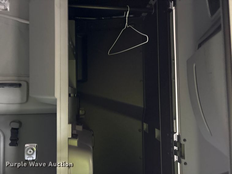 image for item YA1595 2020 Kenworth T680 semi truck