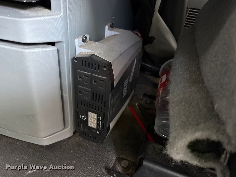 image for item YA1595 2020 Kenworth T680 semi truck