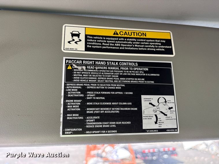 image for item YA1595 2020 Kenworth T680 semi truck