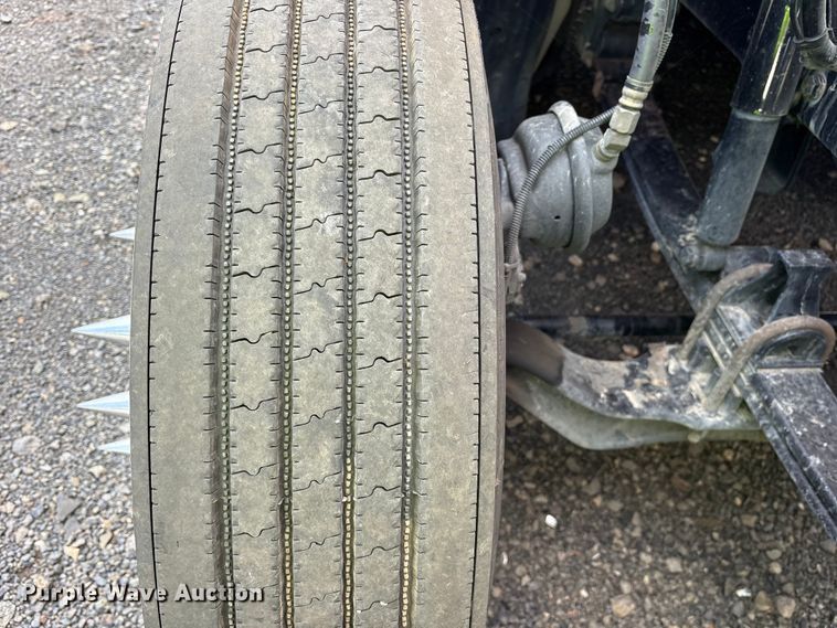 image for item YA1595 2020 Kenworth T680 semi truck