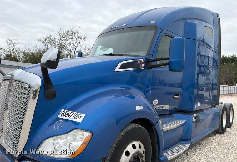 image for item YA1630 2019 Kenworth T680 semi truck