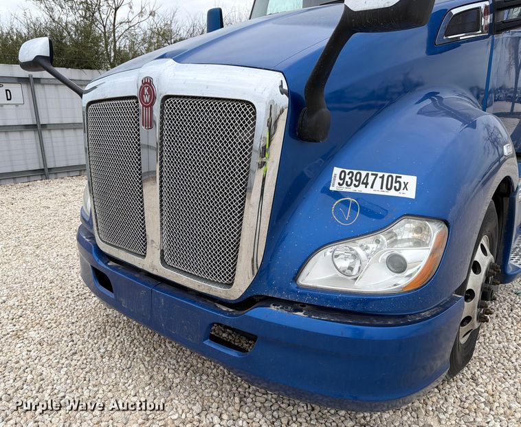 image for item YA1630 2019 Kenworth T680 semi truck