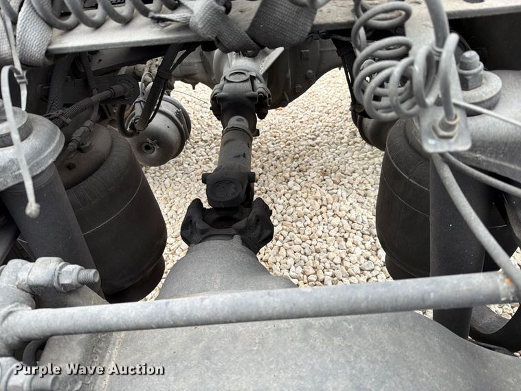 image for item YA1630 2019 Kenworth T680 semi truck