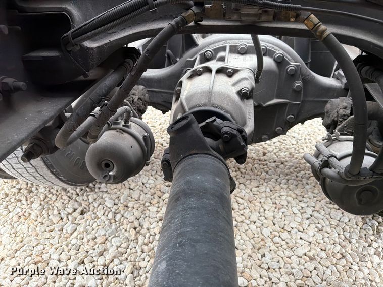 image for item YA1630 2019 Kenworth T680 semi truck