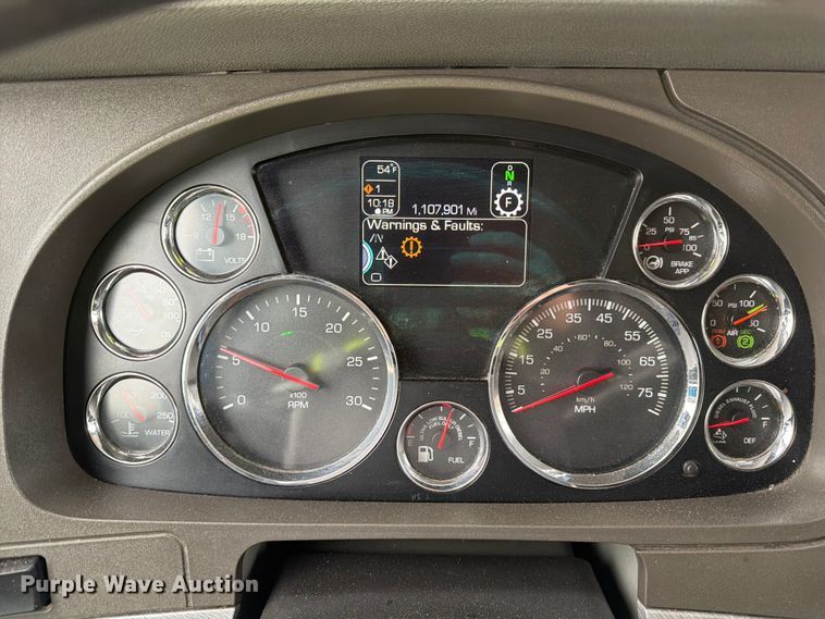 image for item YA1630 2019 Kenworth T680 semi truck