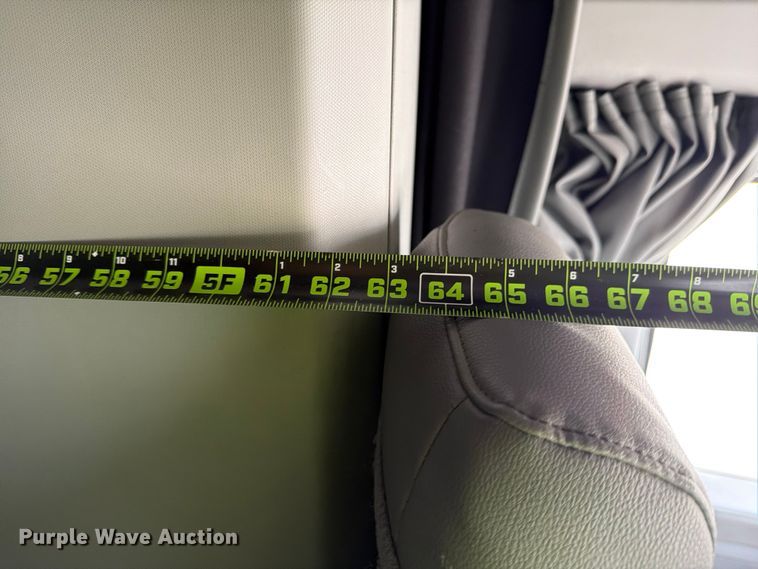 image for item YA1630 2019 Kenworth T680 semi truck