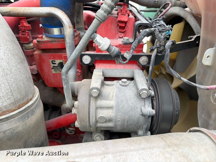 image for item YA1630 2019 Kenworth T680 semi truck