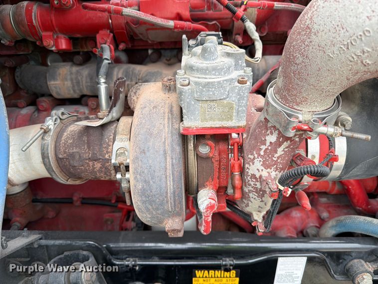 image for item YA1630 2019 Kenworth T680 semi truck