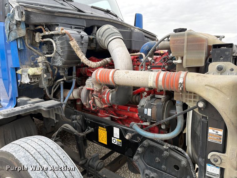 image for item YA1630 2019 Kenworth T680 semi truck