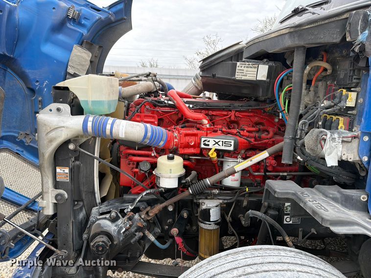 image for item YA1630 2019 Kenworth T680 semi truck