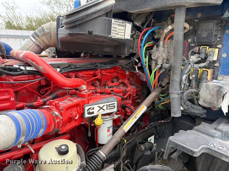 image for item YA1630 2019 Kenworth T680 semi truck