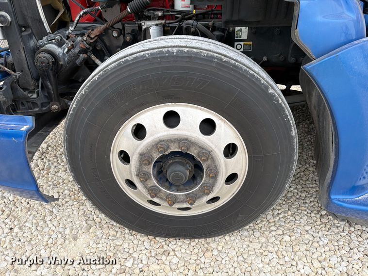 image for item YA1630 2019 Kenworth T680 semi truck