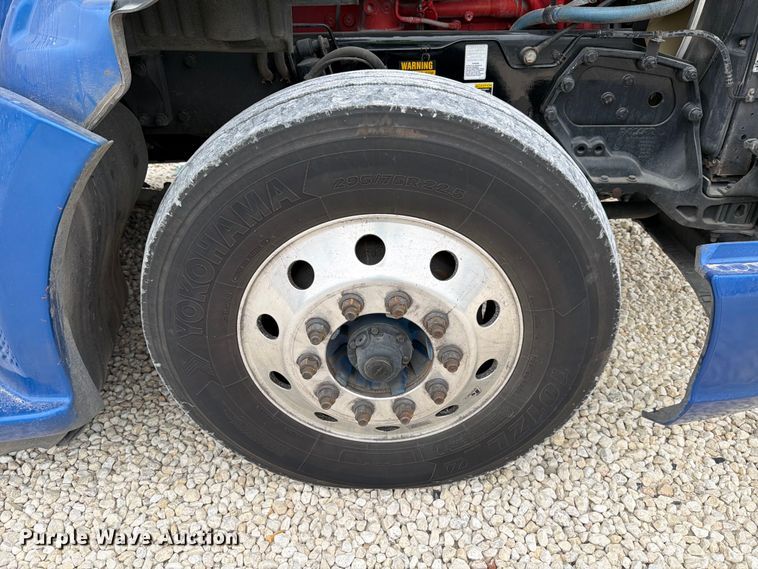 image for item YA1630 2019 Kenworth T680 semi truck