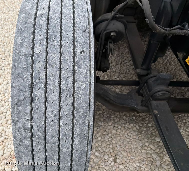 image for item YA1630 2019 Kenworth T680 semi truck