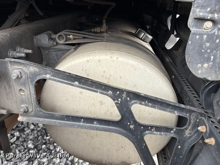 image for item YA1690 2020 Freightliner Cascadia 126 semi truck