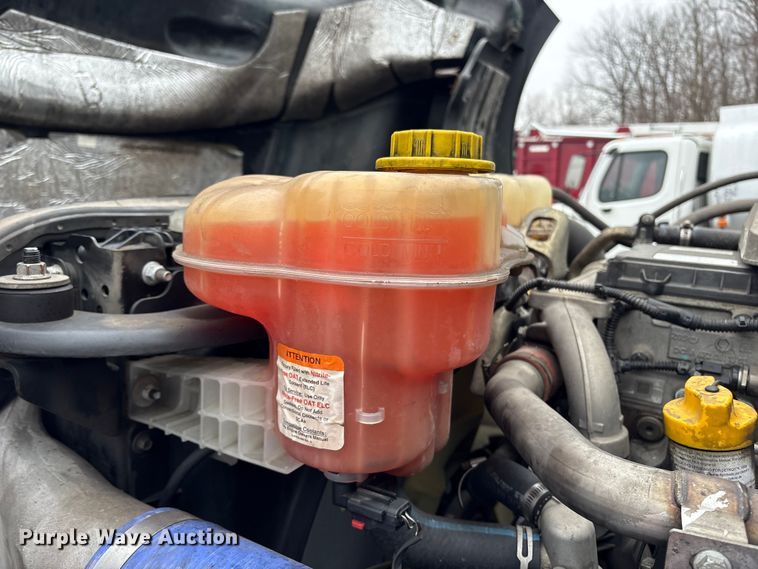 image for item YA1690 2020 Freightliner Cascadia 126 semi truck