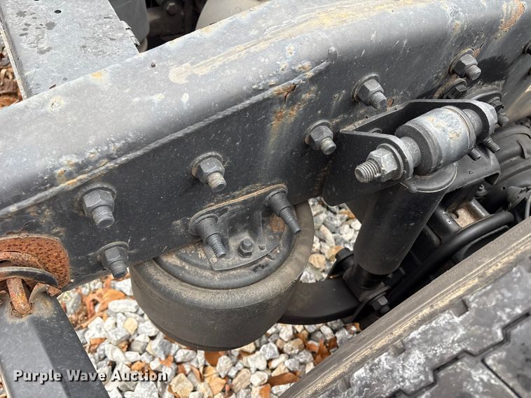 image for item YA1690 2020 Freightliner Cascadia 126 semi truck