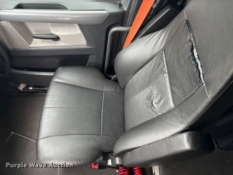 image for item YA1690 2020 Freightliner Cascadia 126 semi truck