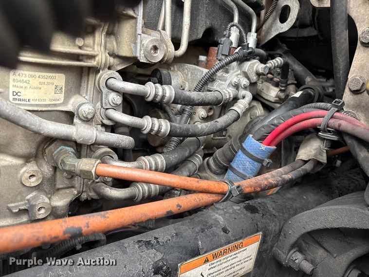 image for item YA1690 2020 Freightliner Cascadia 126 semi truck