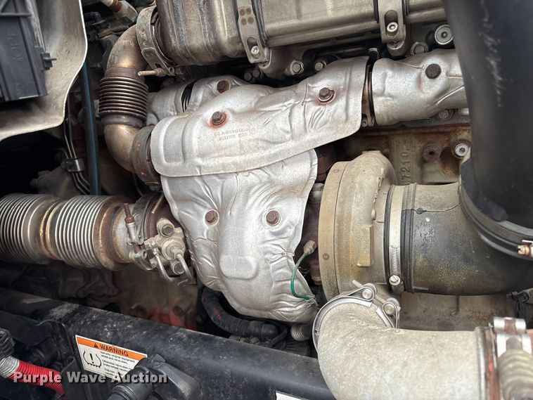 image for item YA1690 2020 Freightliner Cascadia 126 semi truck