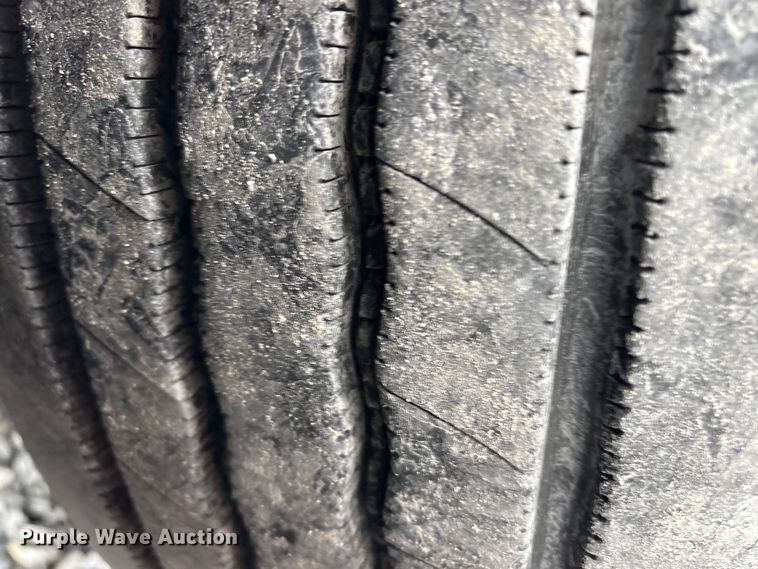 image for item YA1690 2020 Freightliner Cascadia 126 semi truck