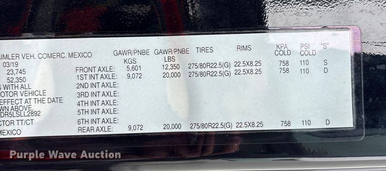 image for item YA1690 2020 Freightliner Cascadia 126 semi truck