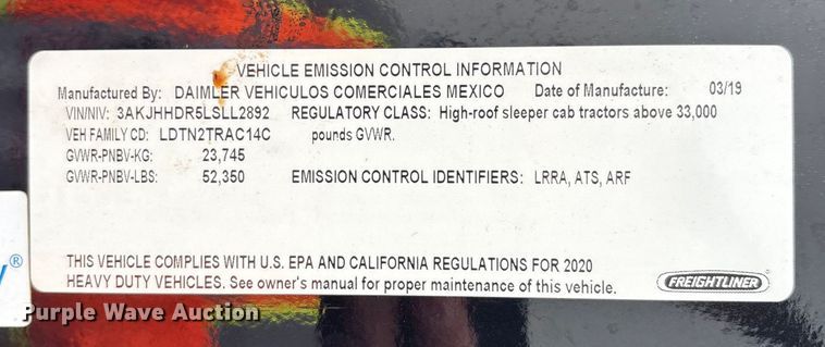 image for item YA1690 2020 Freightliner Cascadia 126 semi truck