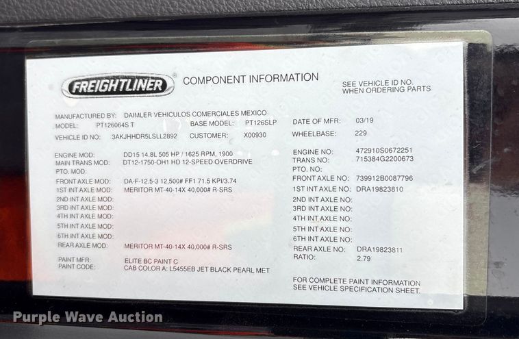 image for item YA1690 2020 Freightliner Cascadia 126 semi truck