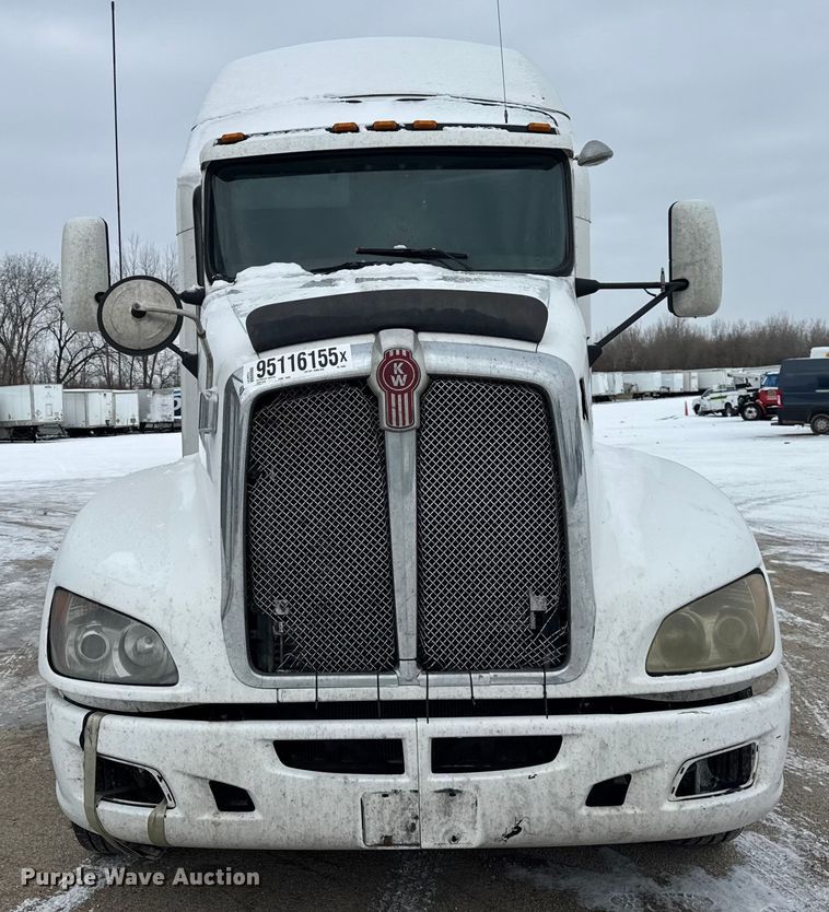 image for item YA1692 2016 Kenworth T660 semi truck