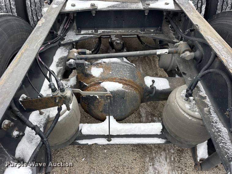 image for item YA1692 2016 Kenworth T660 semi truck