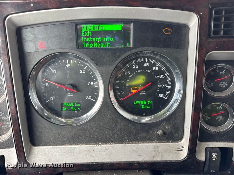 image for item YA1692 2016 Kenworth T660 semi truck