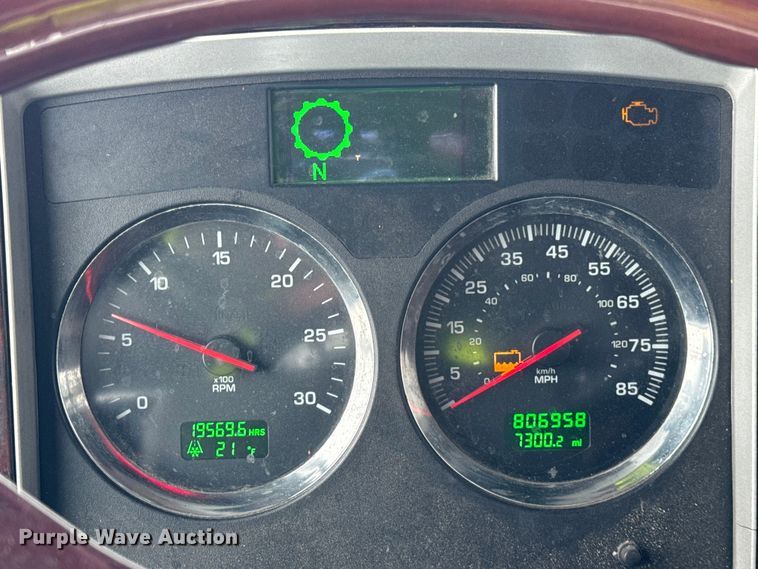 image for item YA1692 2016 Kenworth T660 semi truck