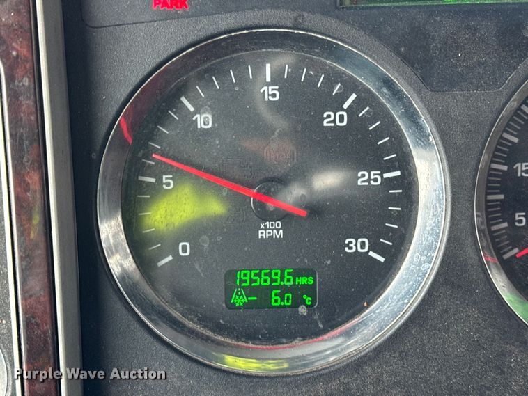 image for item YA1692 2016 Kenworth T660 semi truck