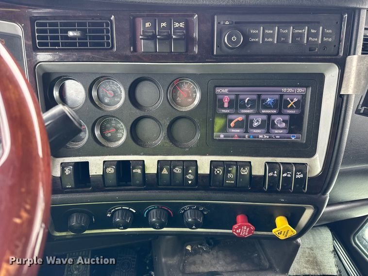 image for item YA1692 2016 Kenworth T660 semi truck