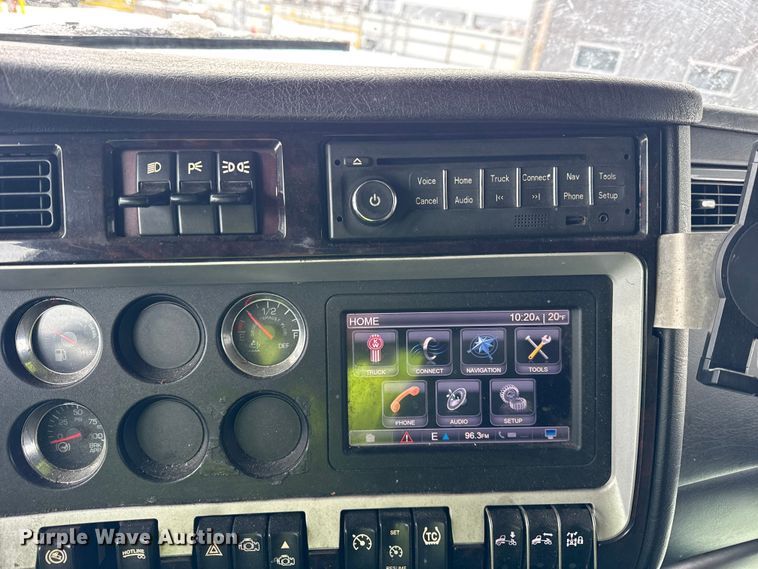 image for item YA1692 2016 Kenworth T660 semi truck