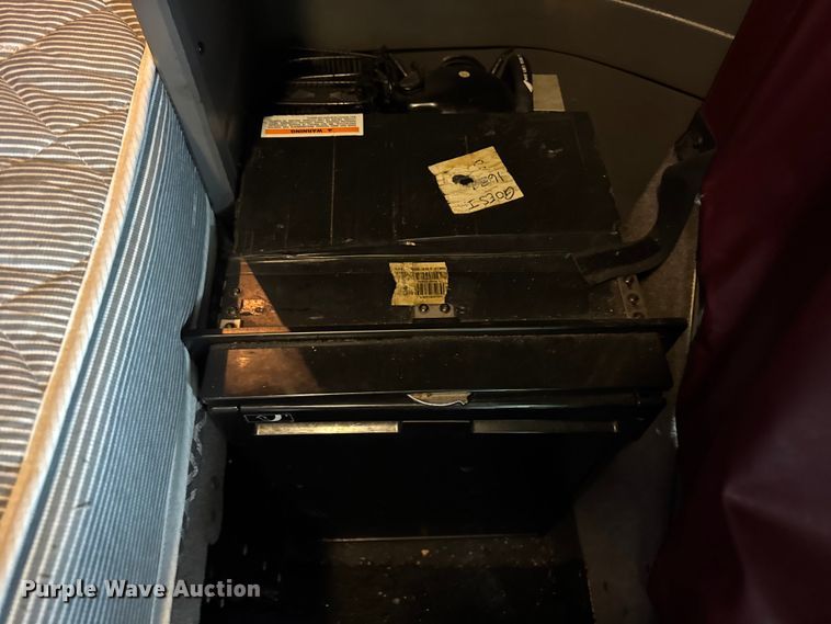 image for item YA1692 2016 Kenworth T660 semi truck