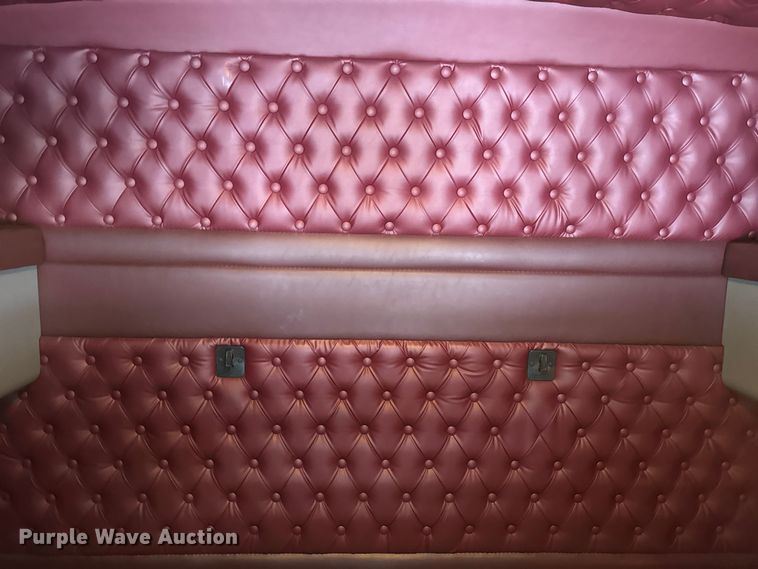 image for item YA1692 2016 Kenworth T660 semi truck