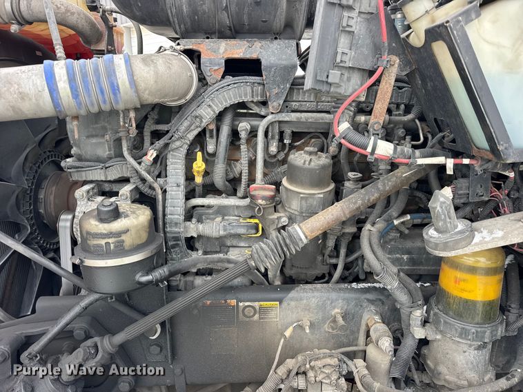 image for item YA1692 2016 Kenworth T660 semi truck