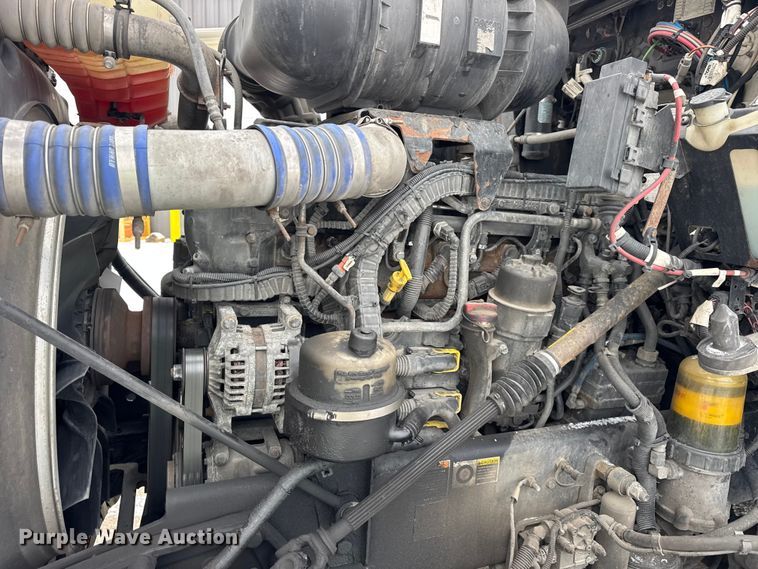 image for item YA1692 2016 Kenworth T660 semi truck