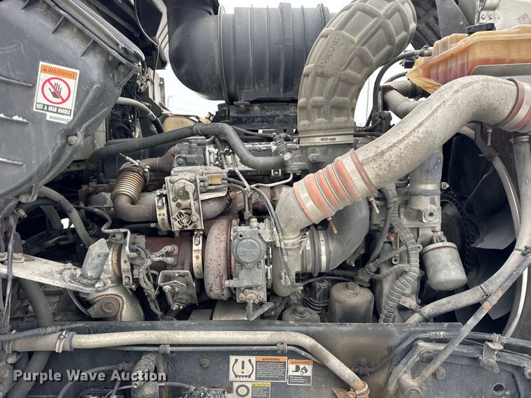 image for item YA1692 2016 Kenworth T660 semi truck