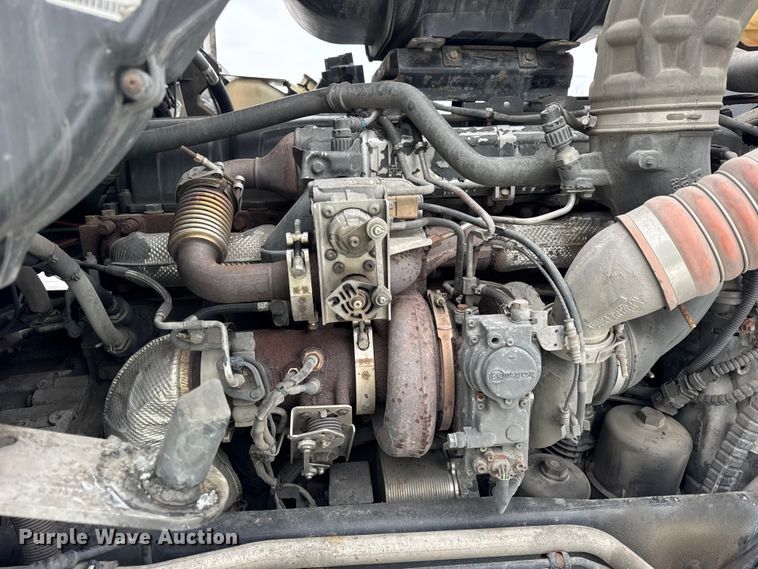 image for item YA1692 2016 Kenworth T660 semi truck