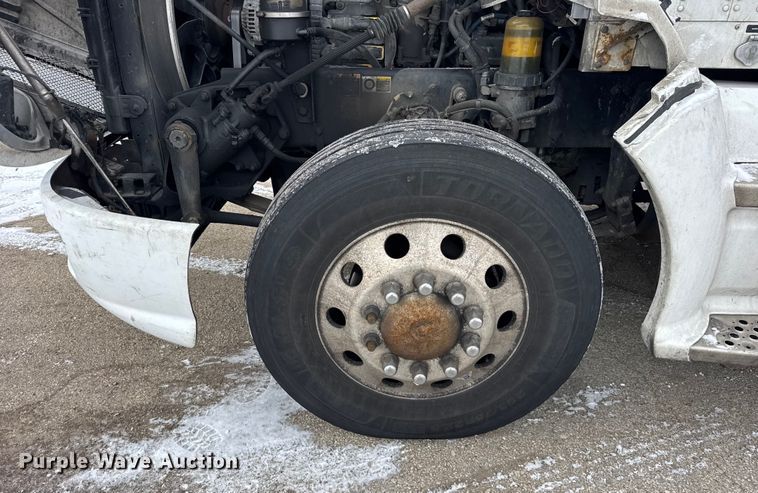 image for item YA1692 2016 Kenworth T660 semi truck